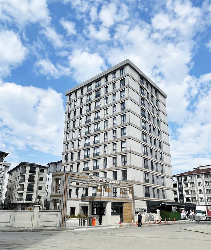 Özalp Park Konutları blok cephesi ve giriş kapısı